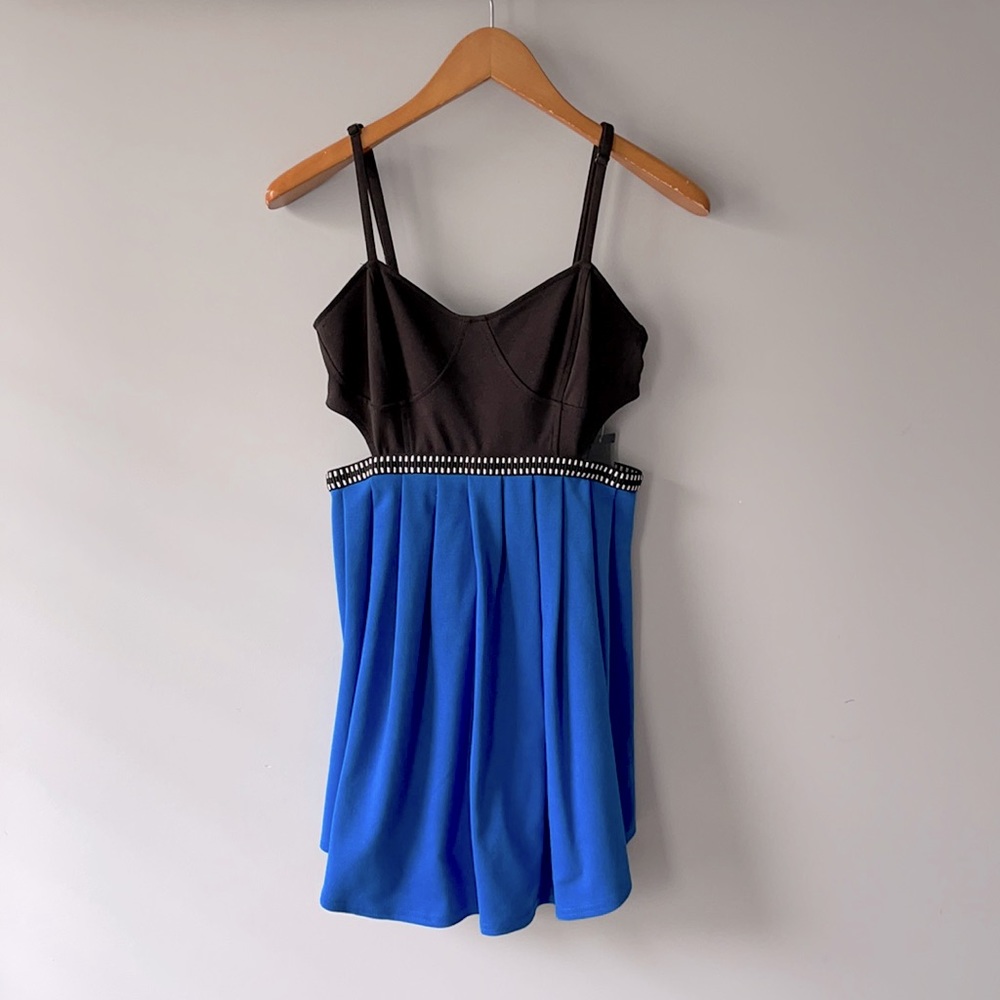 Silence + Noise (Urban Outfitters) mini NWT sz M